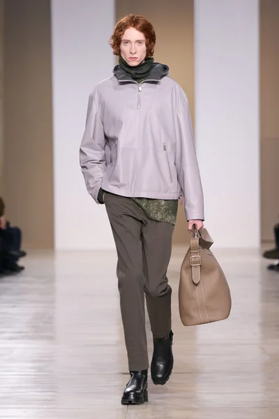 Look 24